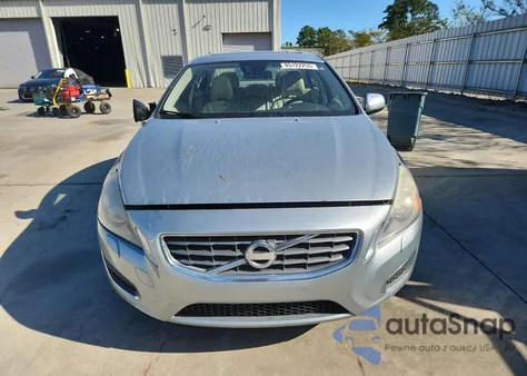 2013 Volvo S60 T5 z USA, uszkodzony, nr VIN YV1612FS1D2210770